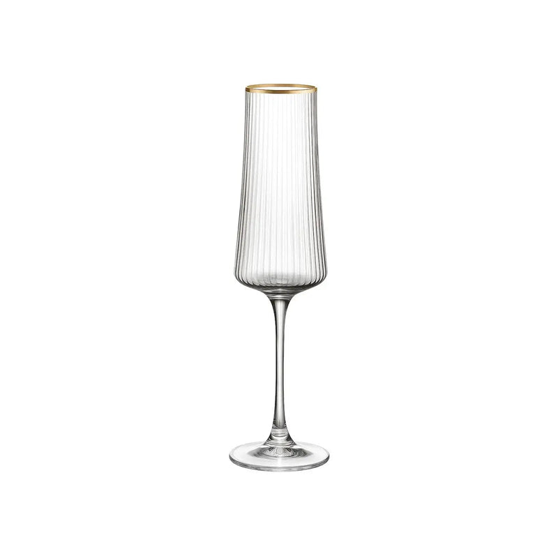 Flûtes à champagne et coupes dorées — célébration élégante Zistyhome