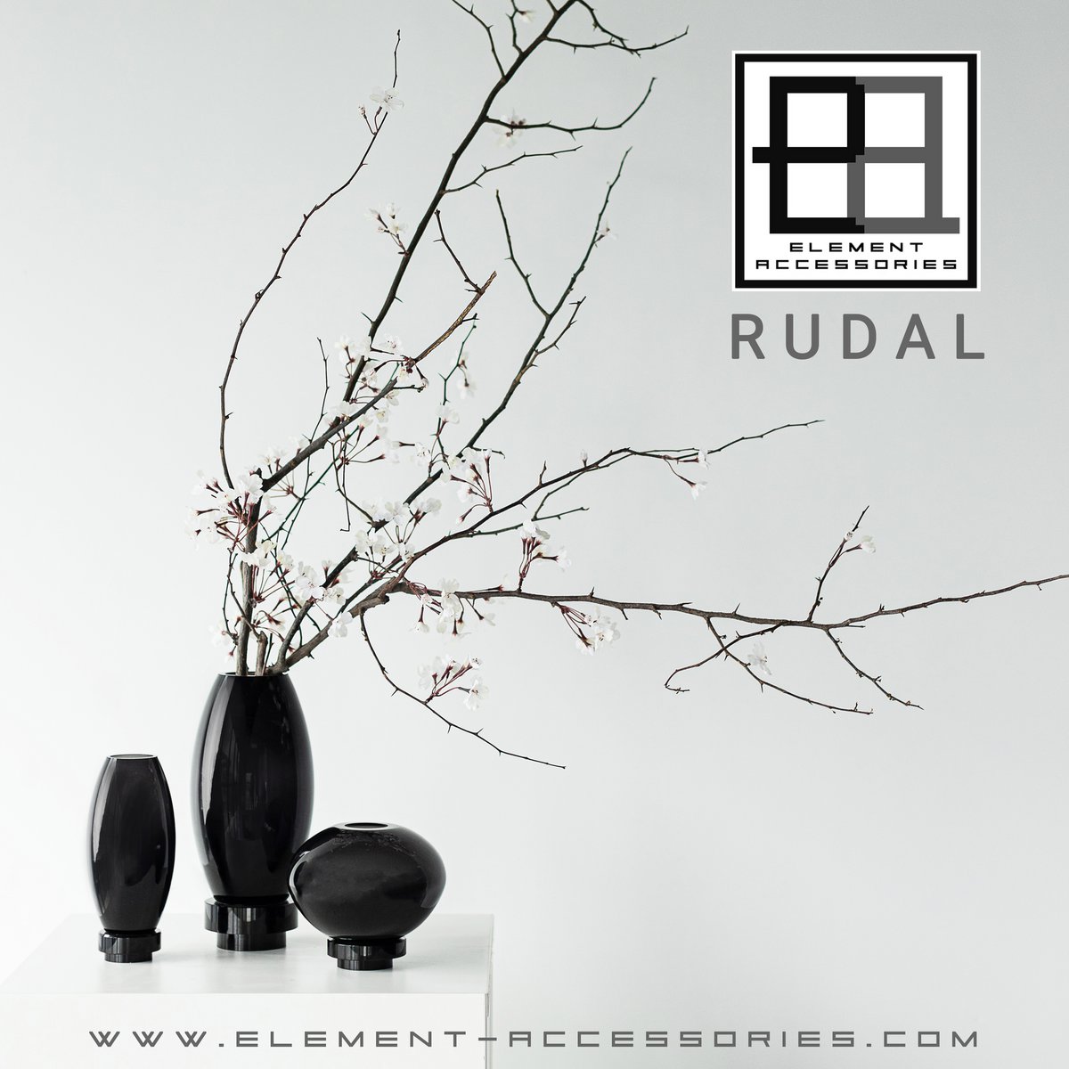 Vase boule design innovant, verre noir, RUD00_Luxury Edition