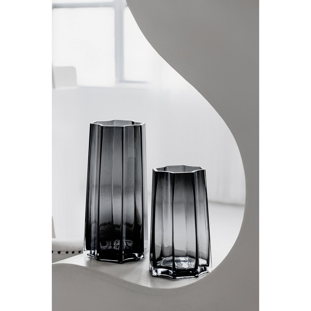 Hohe, luxuriöse Vase im modern-klassischen Stil, elegantes belgisches Design, LENOX 40 Grau