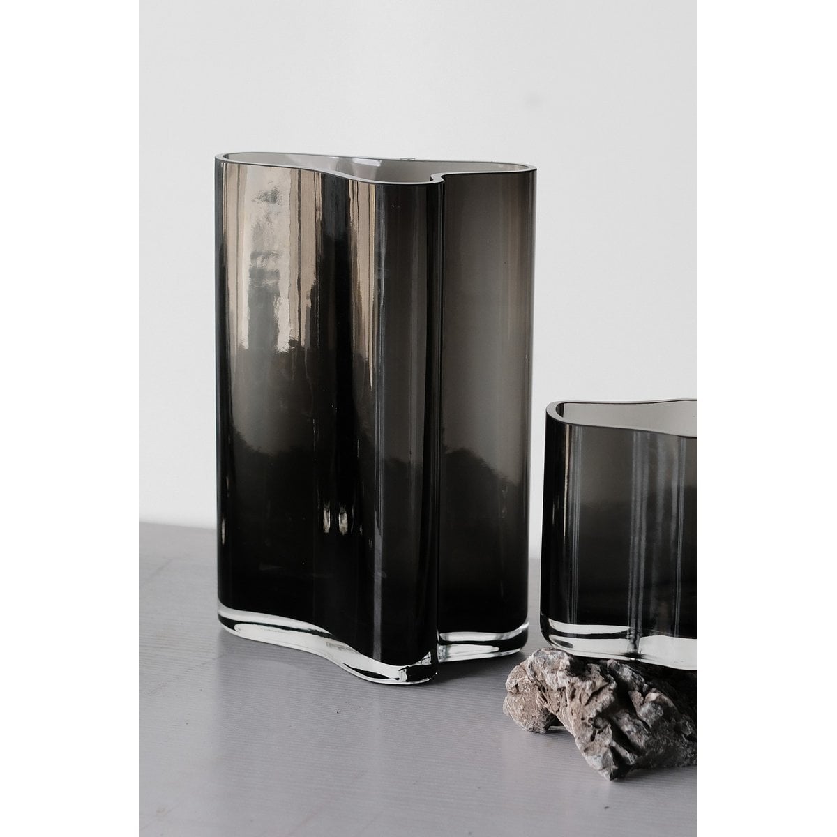 Art de la Table Nouveau vase haut au design moderne inspiré de CORAL et Aalto, COR30GR Zistyhome art de la table