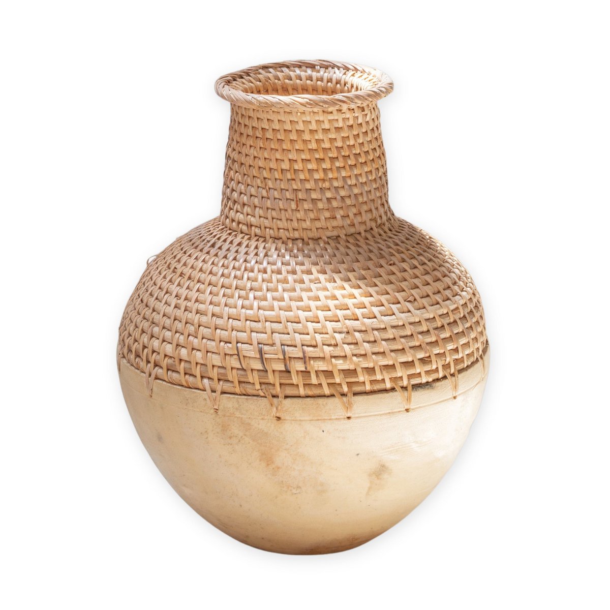 Vase Boho tissé KAMARI en rotin et bois