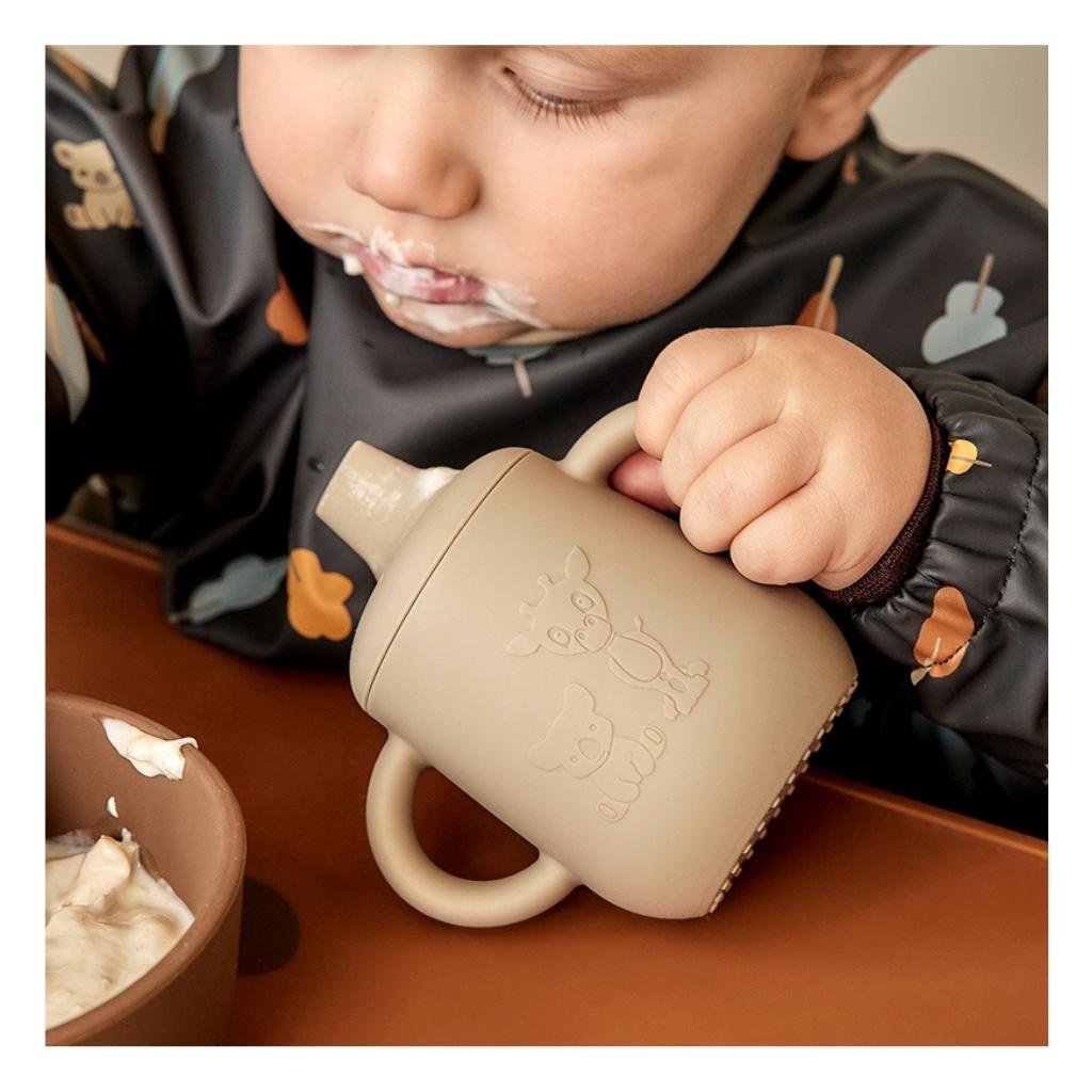 Gobelet en silicone Aiko avec couvercle sippy