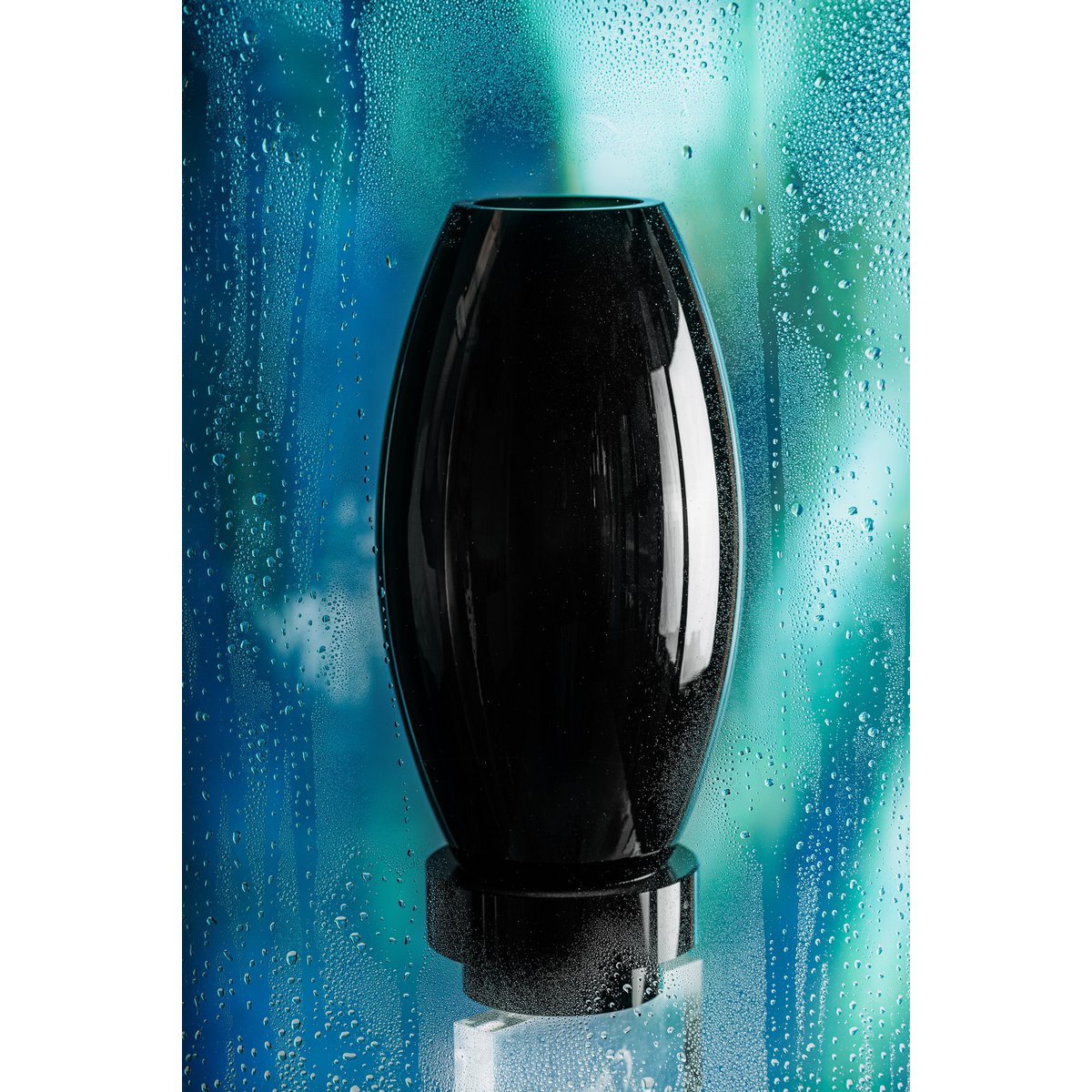 Vase moderne, design innovant, verre haut de gamme noir. RUD30