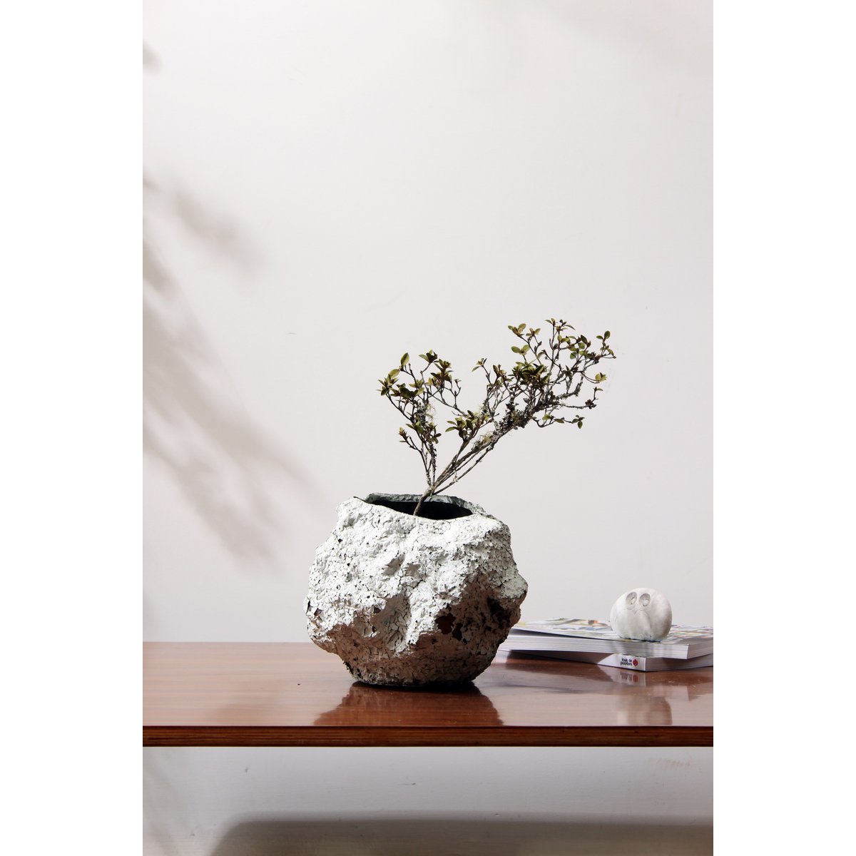 Keramikvase in Steinoptik mit trendigem Naturdesign. CHU20WH