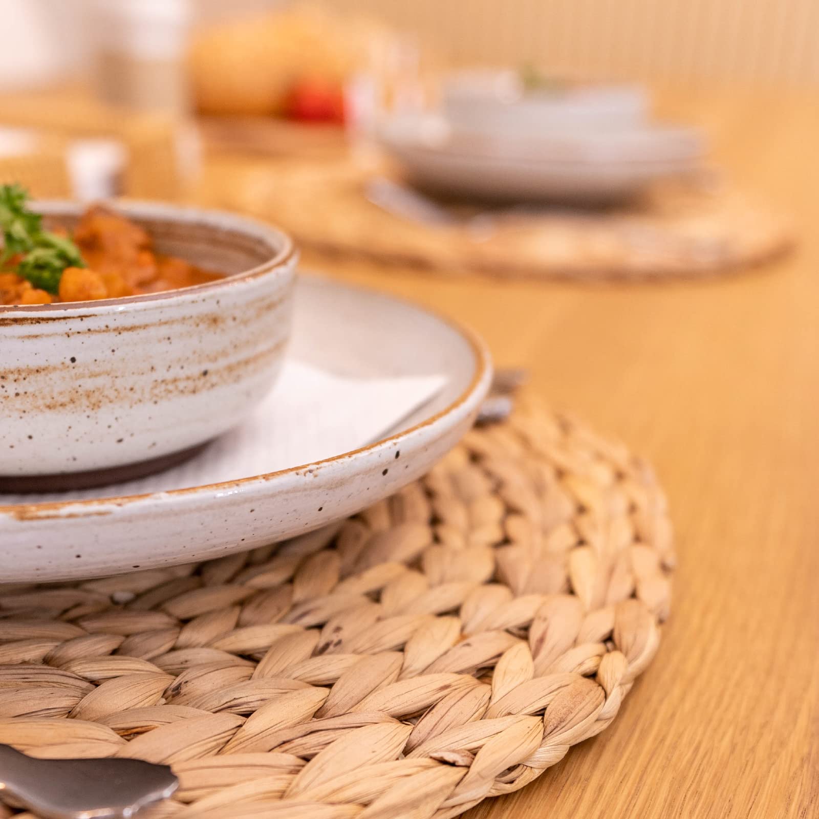 1.1.1. YANGQIHOME Set de Table Rond (Lot de 6) - Dessous de Plats en Jacinthe d'eau Naturelle et Paille Tressée pour Table de Salle à Manger (30 cm)