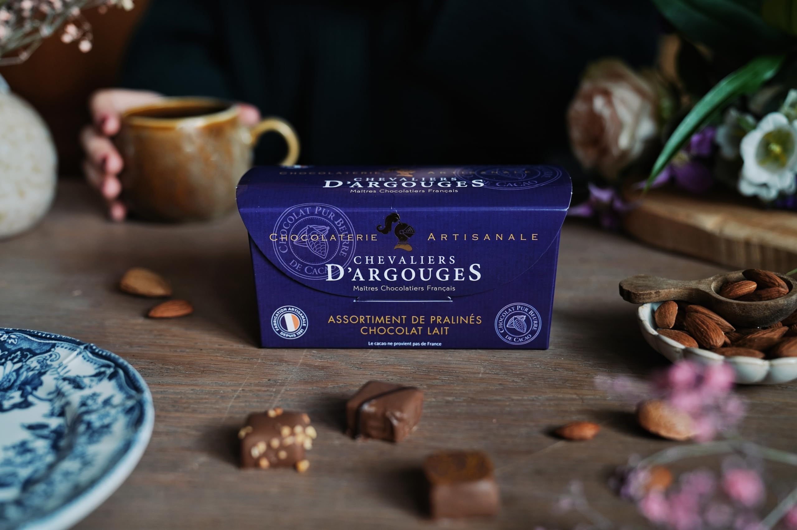 CHEVALIERS D'ARGOUGES Maîtres Chocolatiers Français - Assortiment de pralinés chocolat lait 33% - Ballotin Dégustation 185g