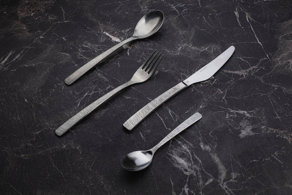 BERGNER Lyon - Ensemble complet 24 couverts - 6 couteaux - 6 fourchettes - 6 cuillères - 6 cuillères à thé - En acier inoxydable robuste - Finition polie mate - Facile à laver