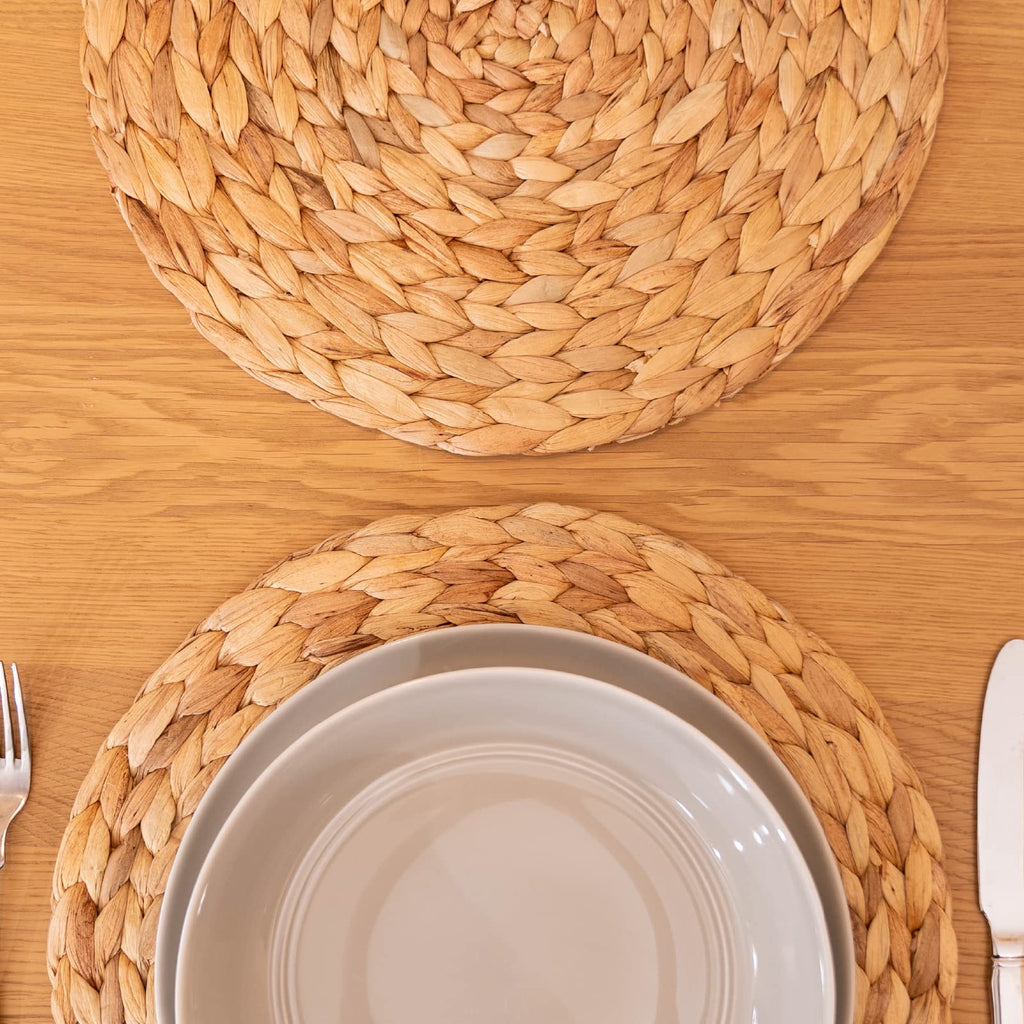1.1.1. YANGQIHOME Set de Table Rond (Lot de 6) - Dessous de Plats en Jacinthe d'eau Naturelle et Paille Tressée pour Table de Salle à Manger (30 cm)