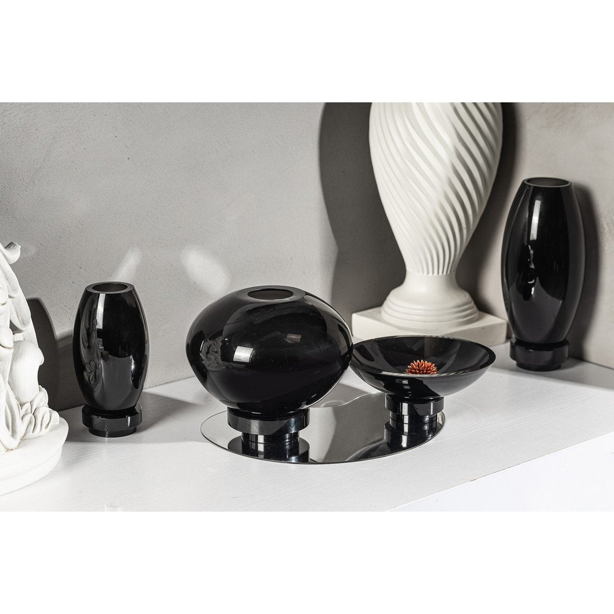 Vase boule design innovant, verre noir, RUD00_Luxury Edition