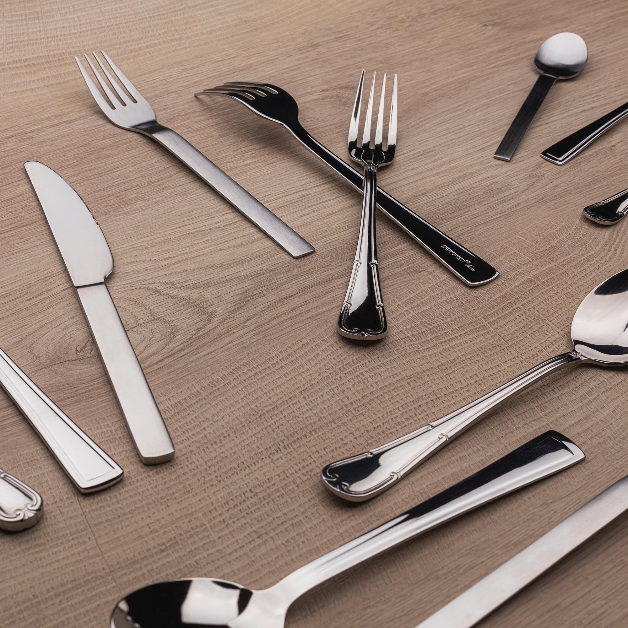 BERGNER Lyon - Ensemble complet 24 couverts - 6 couteaux - 6 fourchettes - 6 cuillères - 6 cuillères à thé - En acier inoxydable robuste - Finition polie mate - Facile à laver