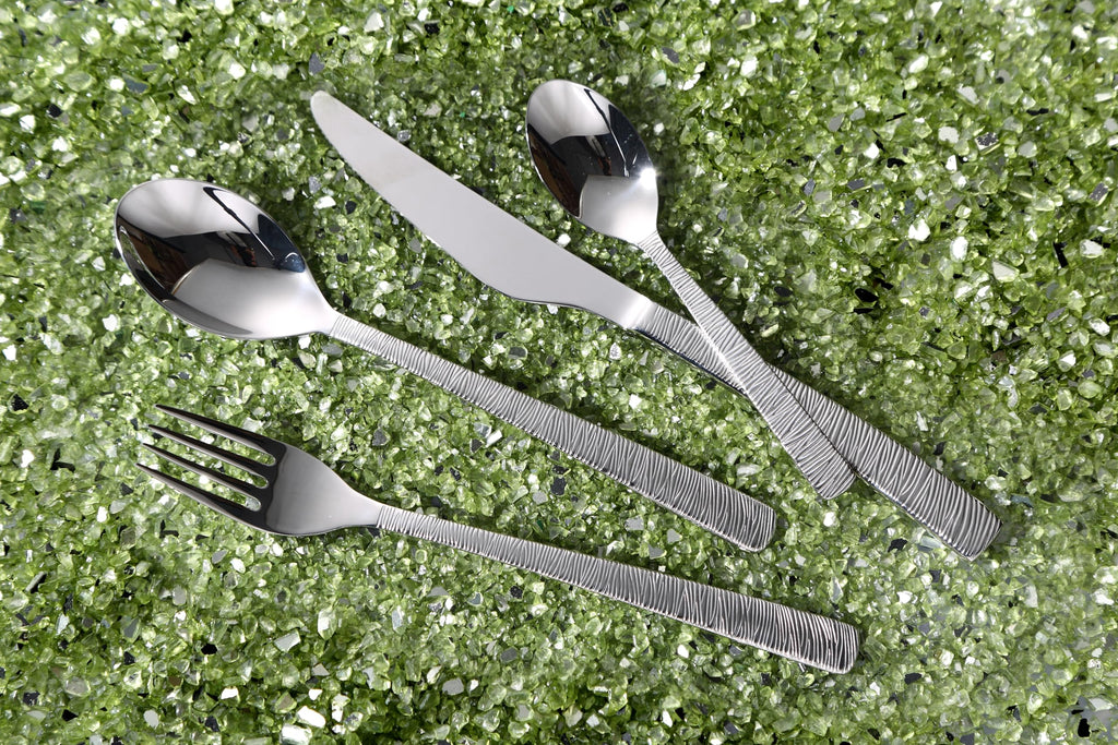 BERGNER Lyon - Ensemble complet 24 couverts - 6 couteaux - 6 fourchettes - 6 cuillères - 6 cuillères à thé - En acier inoxydable robuste - Finition polie mate - Facile à laver