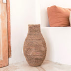 Vase Boho tissé SAKRA en fibre de banane et raphia