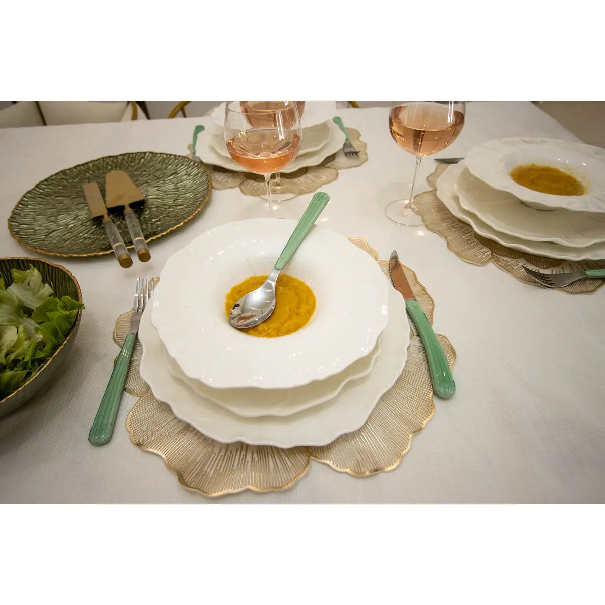 Assiette creuse fleur blanche 24.5cm AULICA