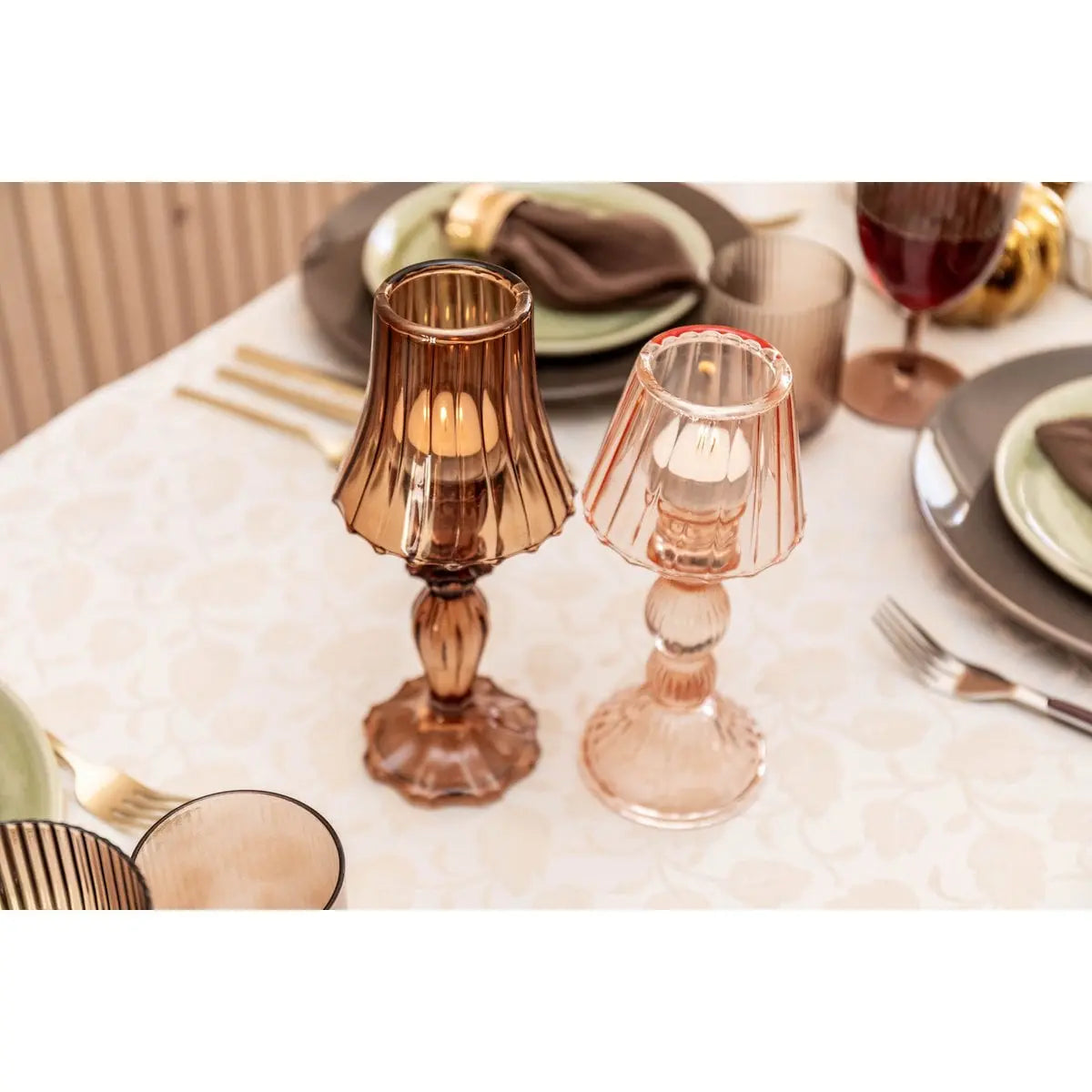 Bougeoir rose sur pied en verre 9x9x21.5cm AULICA