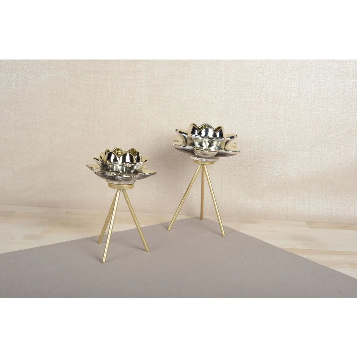 Bougeoir sur pied fleur dorée 15x15x20.5cm AULICA