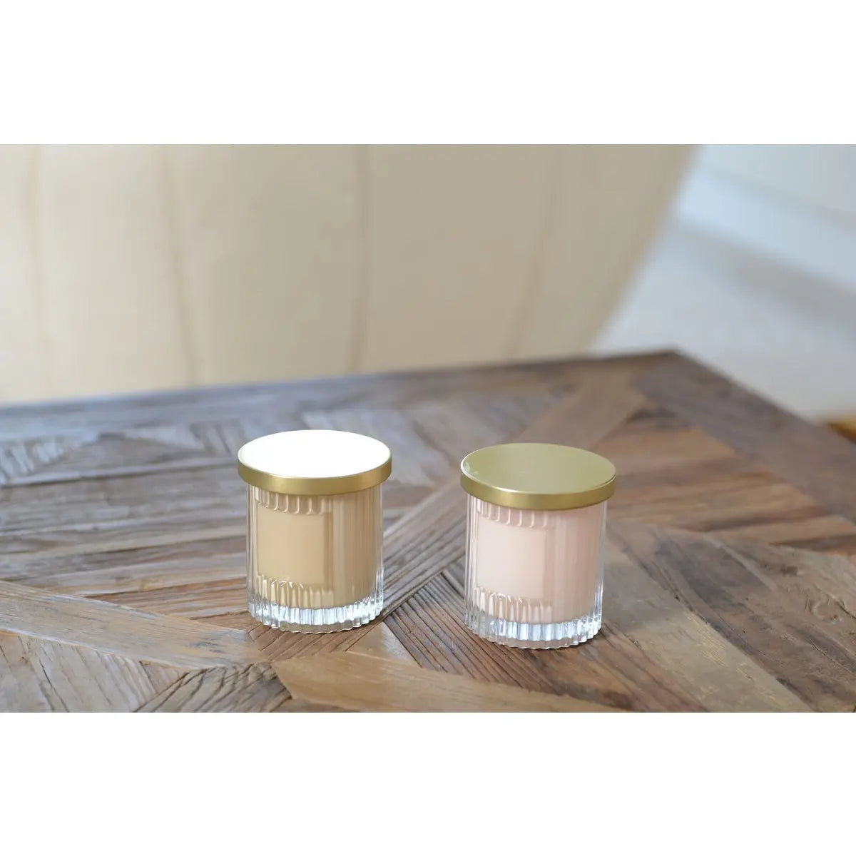 Bougie marron avec couvercle doré parfum coco AULICA