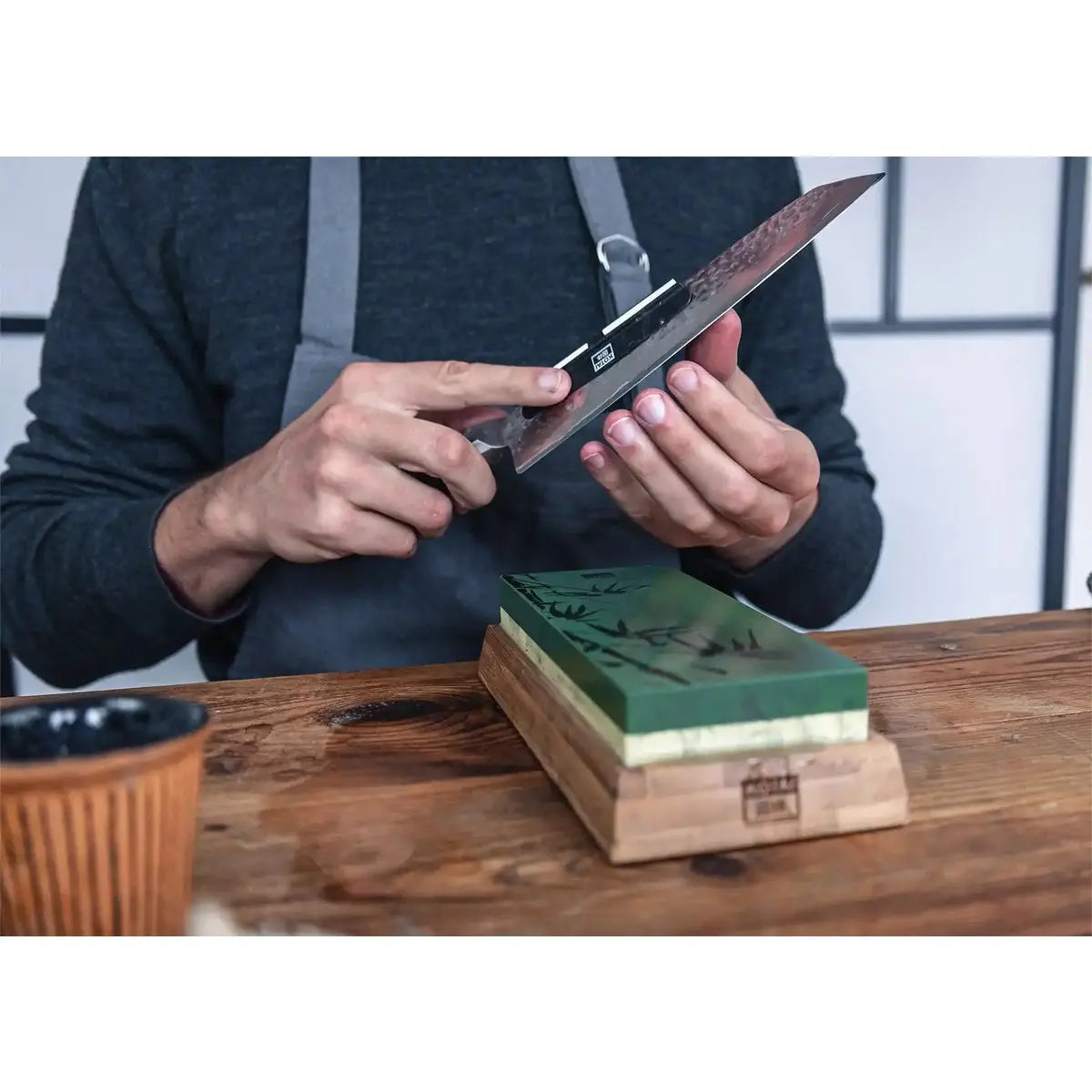 Kitchen Accessories - KOTAI sharpening set with double-sided 400/1000 grit whetstone, anti-slip bamboo base, flattening stone and 15 degrees angle guide KOTAI kitchen