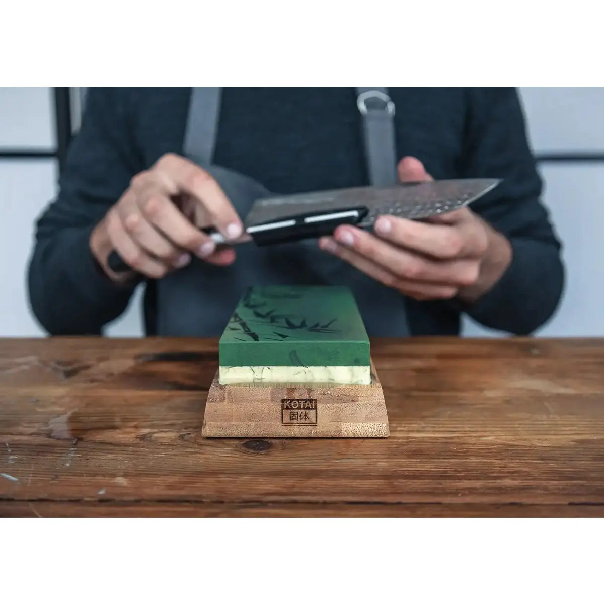 Kitchen Accessories - KOTAI sharpening set with double-sided 400/1000 grit whetstone, anti-slip bamboo base, flattening stone and 15 degrees angle guide KOTAI kitchen