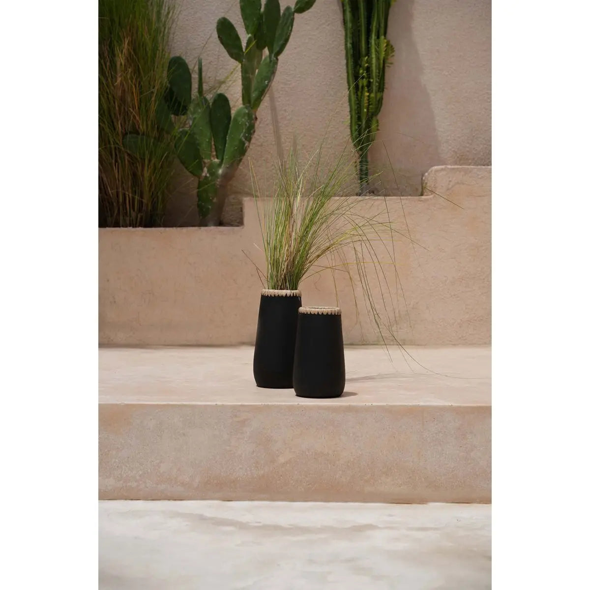 Le Vase Sneaky - Noir Naturel - M Bazar Bizar Living