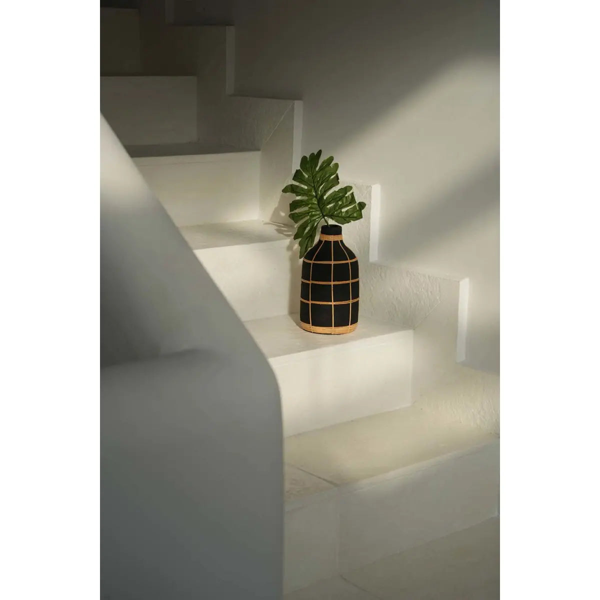 Le Vase Whoopy - Noir Naturel - L Bazar Bizar Living