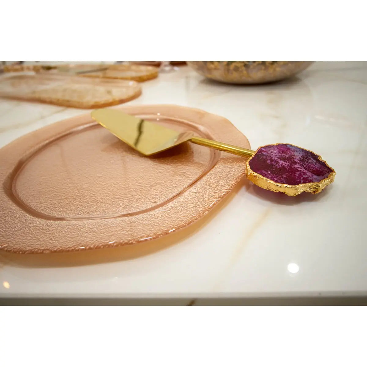 Pelle à tarte dorée pierre agate rose AULICA