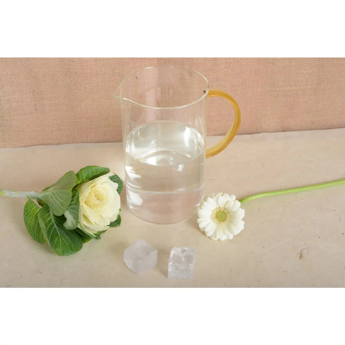 Pichet en verre avec anse jaune 1.5l AULICA
