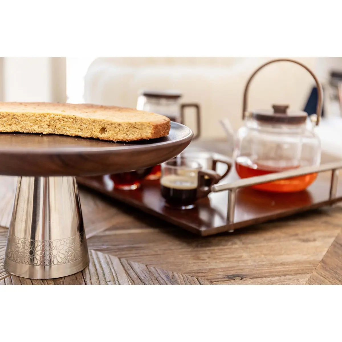Plat à tarte en bois sur pied en métal argent 30x30x14.5cm AULICA