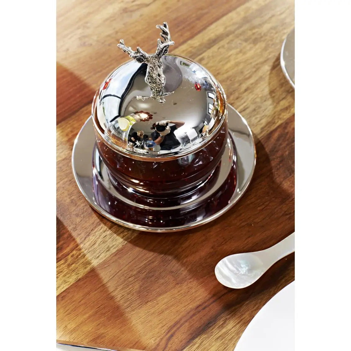 Pot à confiture EDZARD cerf avec soucoupe et cuillère, métal argenté, hauteur 11 cm, ø 14 cm, verre ø 10 cm EDZARD-SHOP.com