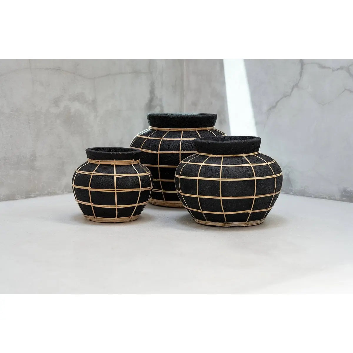 Vase Le Ventre - Noir Naturel - L Bazar Bizar Living