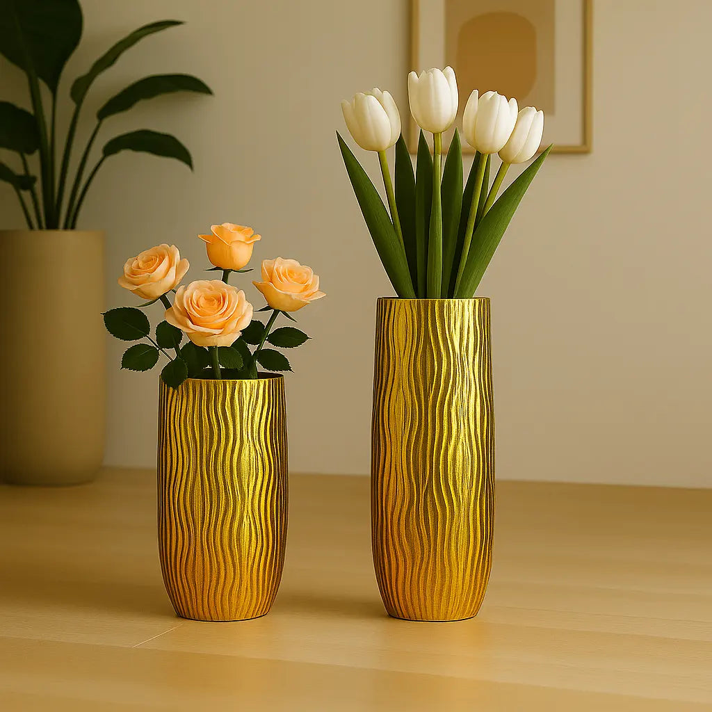 Vase doré strié en polyrésine 33.5x33.5x70cm AULICA