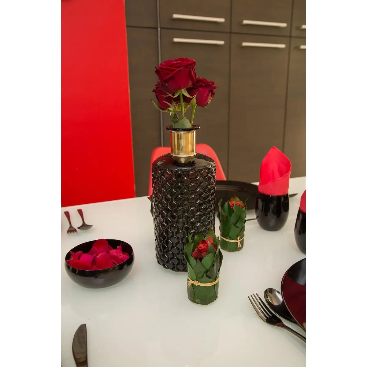 Vase noir h28cm AULICA