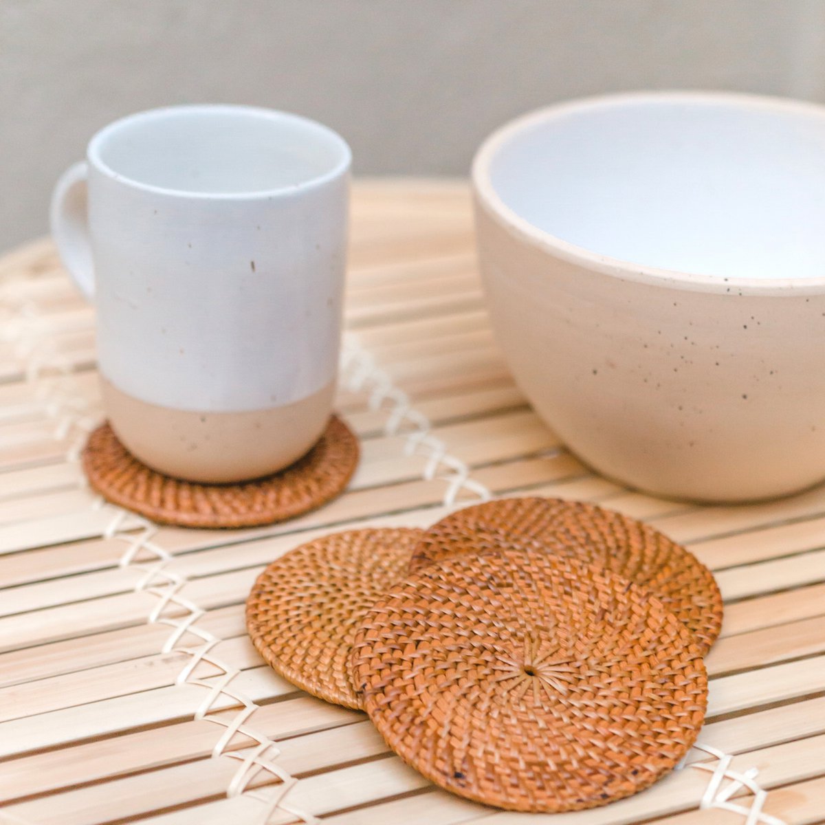 Ensemble de sous-verres ronds en rotin de 4 ou 8 TIBU faits à la main