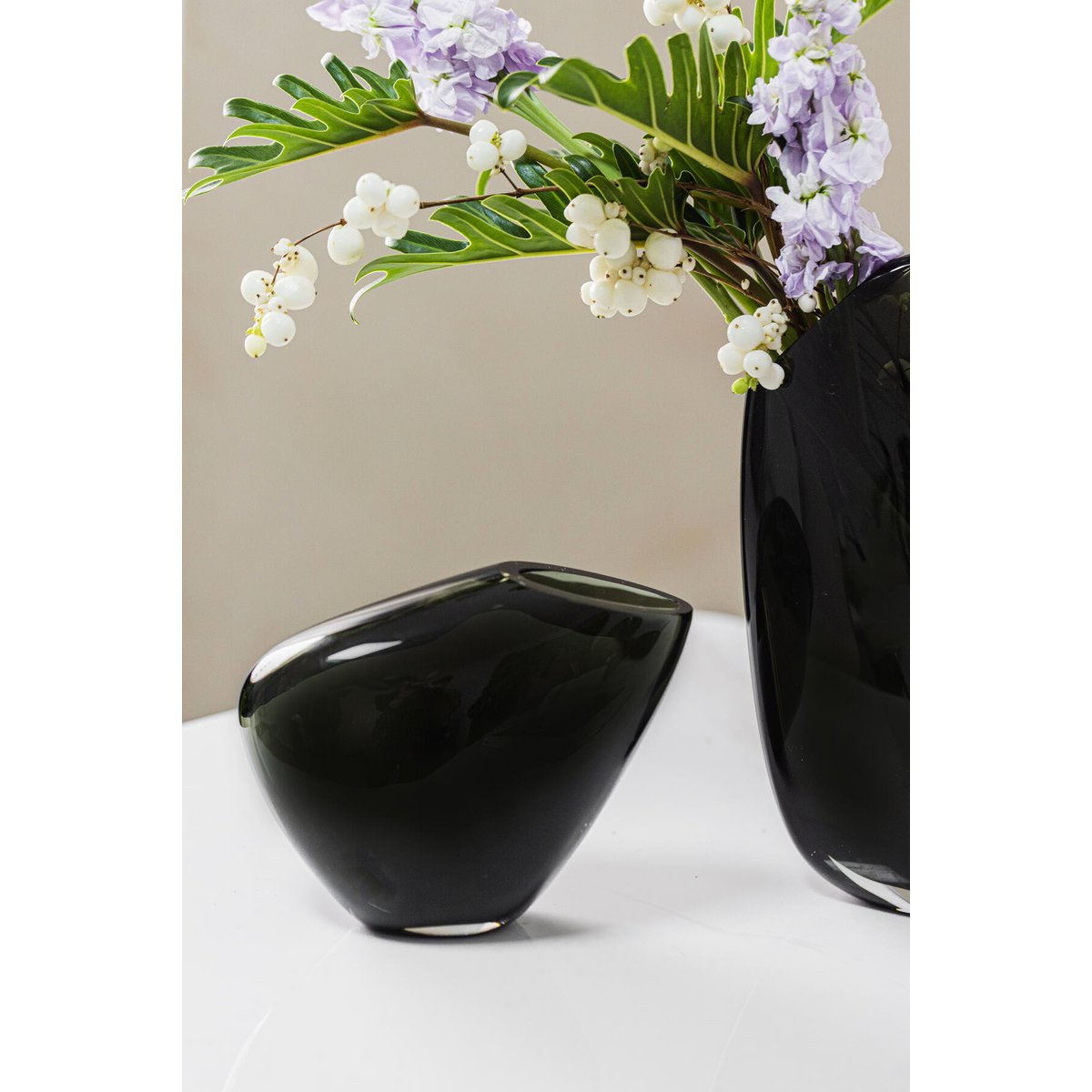 Modern vase, very stylish organic shape, KOOKY16GR