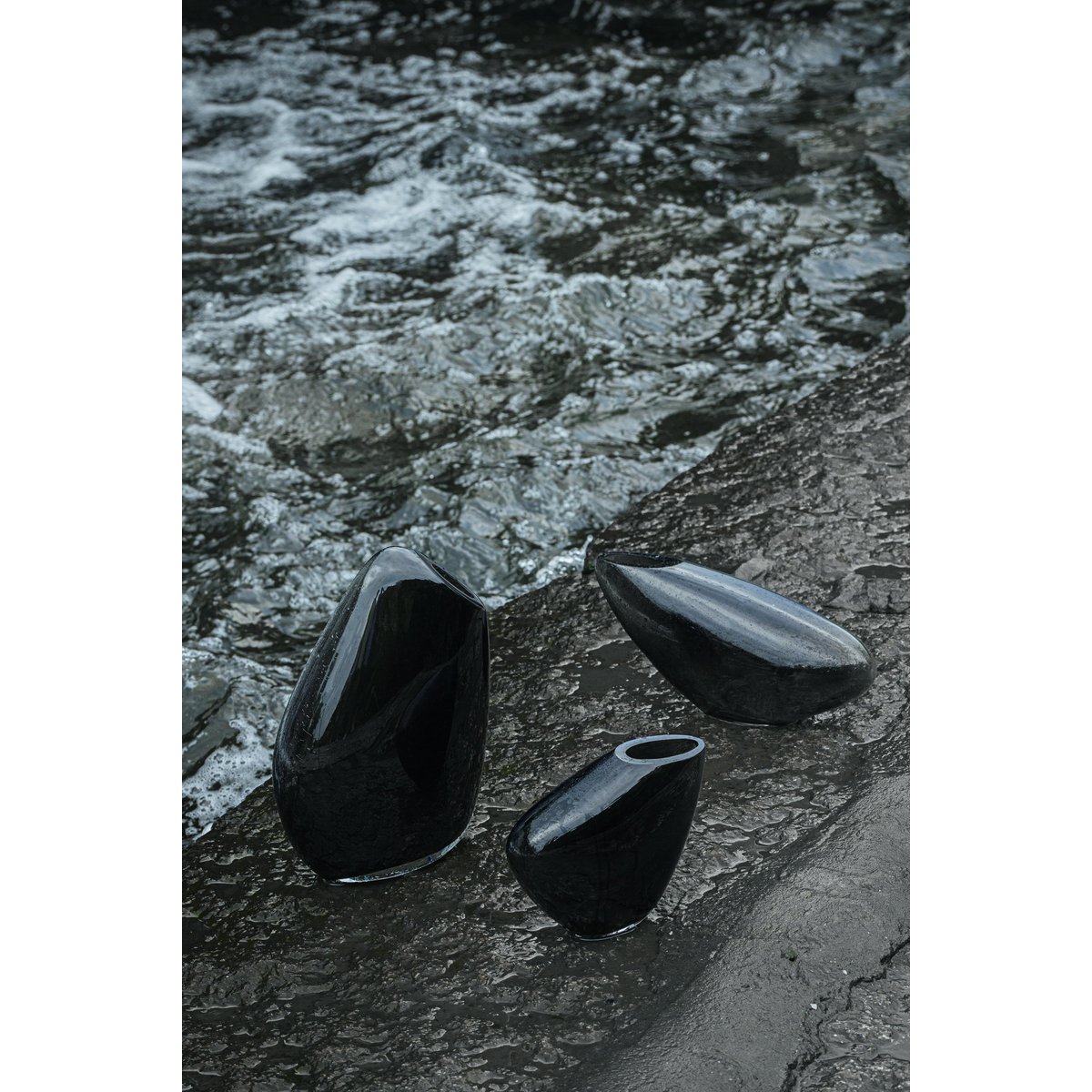 Modern vase, very stylish organic shape, KOOKY16GR
