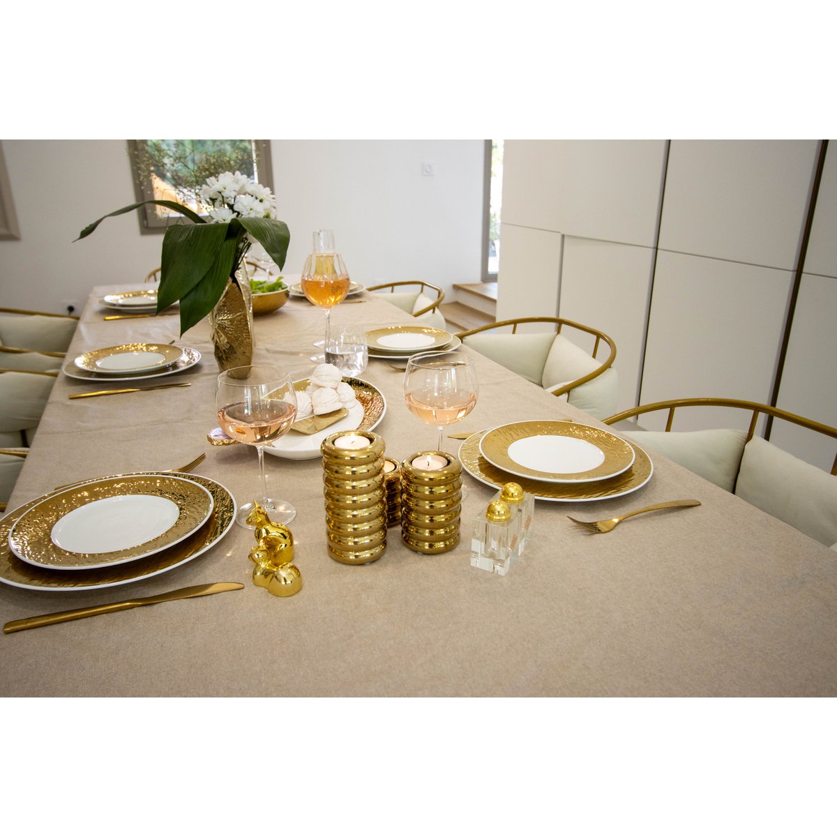 Salière et poivrière façon cristal médaillon doré