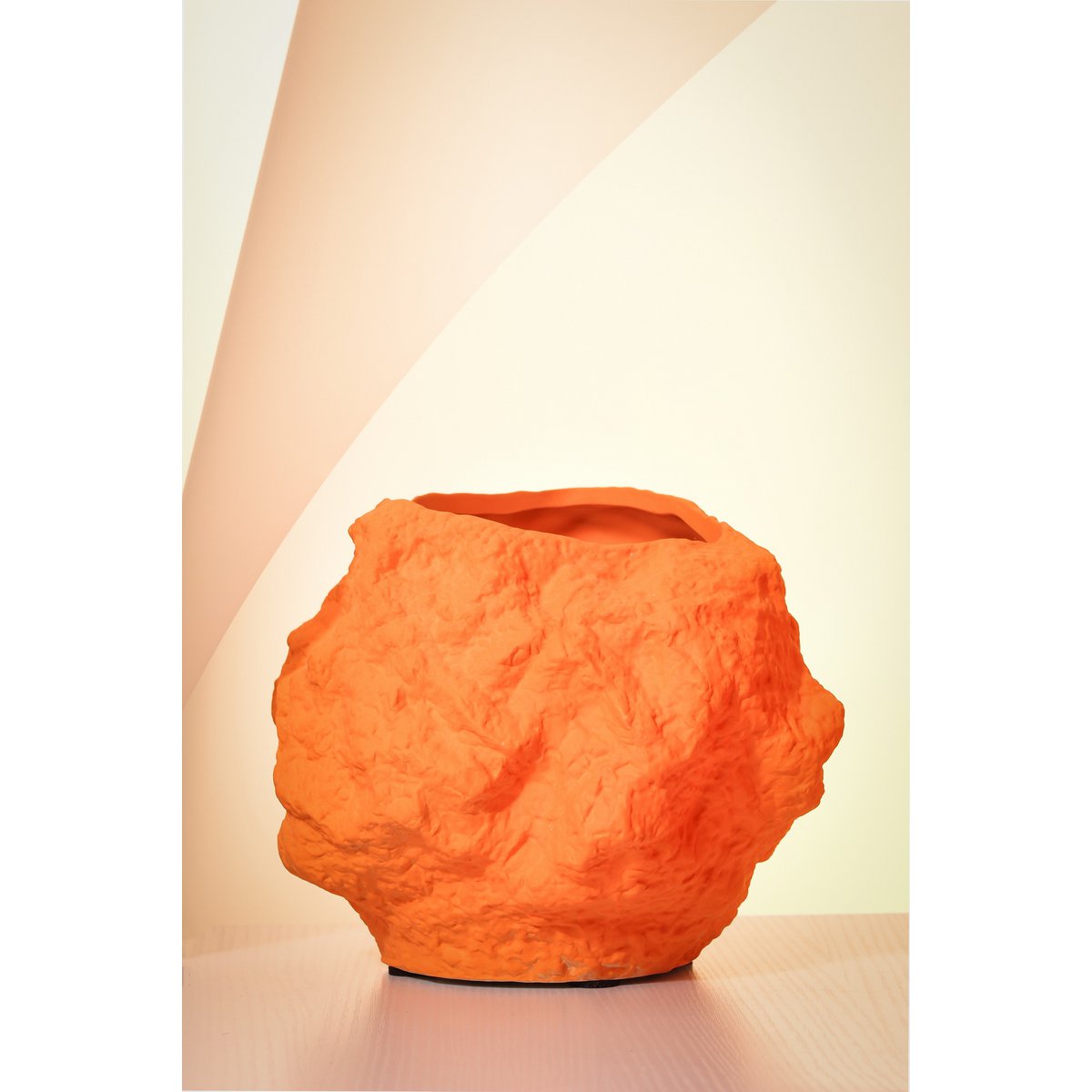 Ceramic vase with a rockery look, in trendy orange CHU20OR