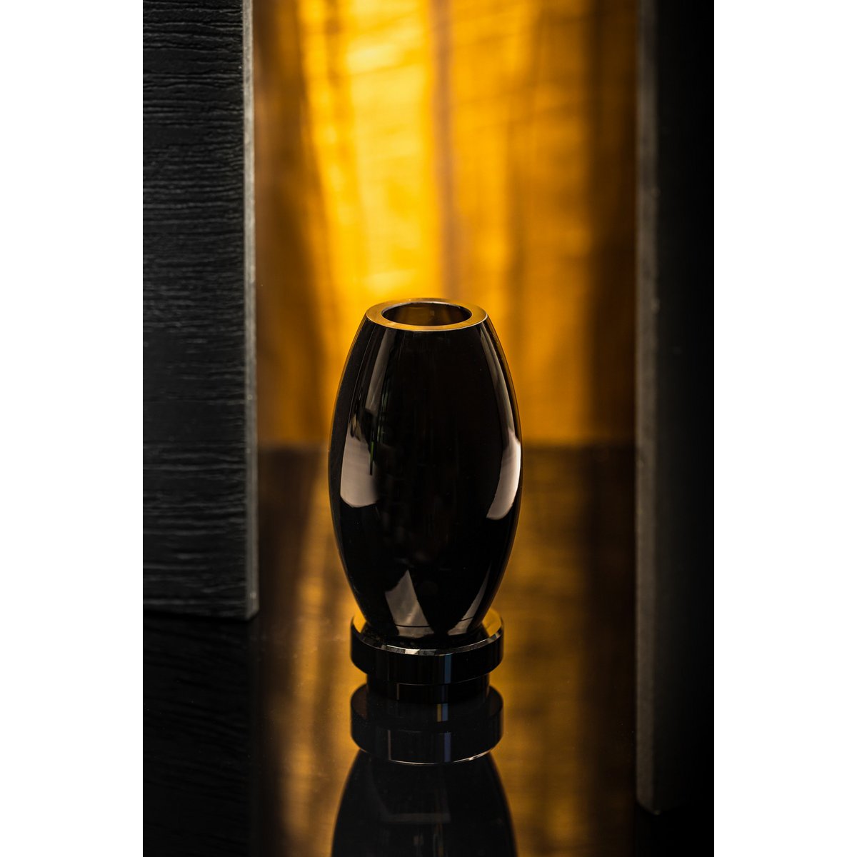 Petit vase moderne, design innovant, dos en verre haut de gamme. RUD15ZW