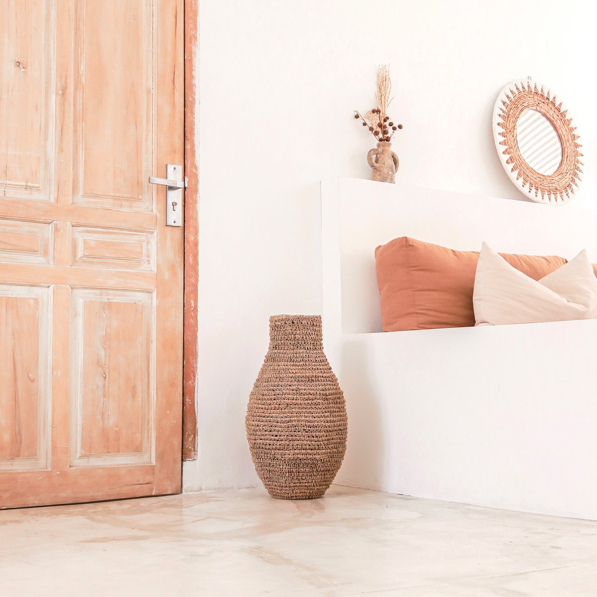 Vase Boho tissé SAKRA en fibre de banane et raphia