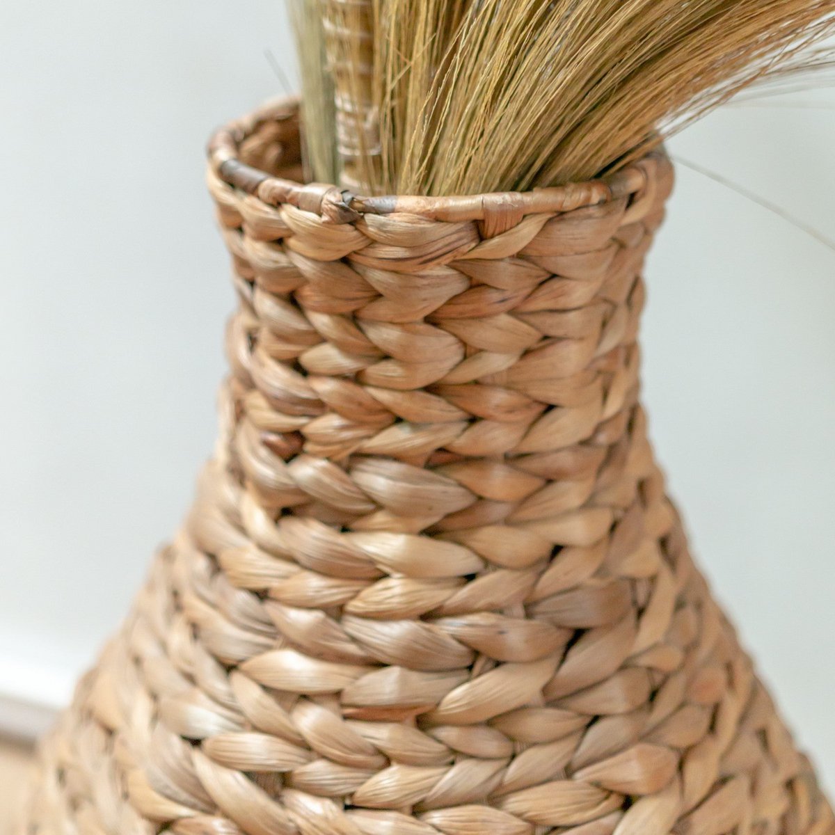 Vase Boho tressé DAYANA naturel en Jacinthe d'Eau