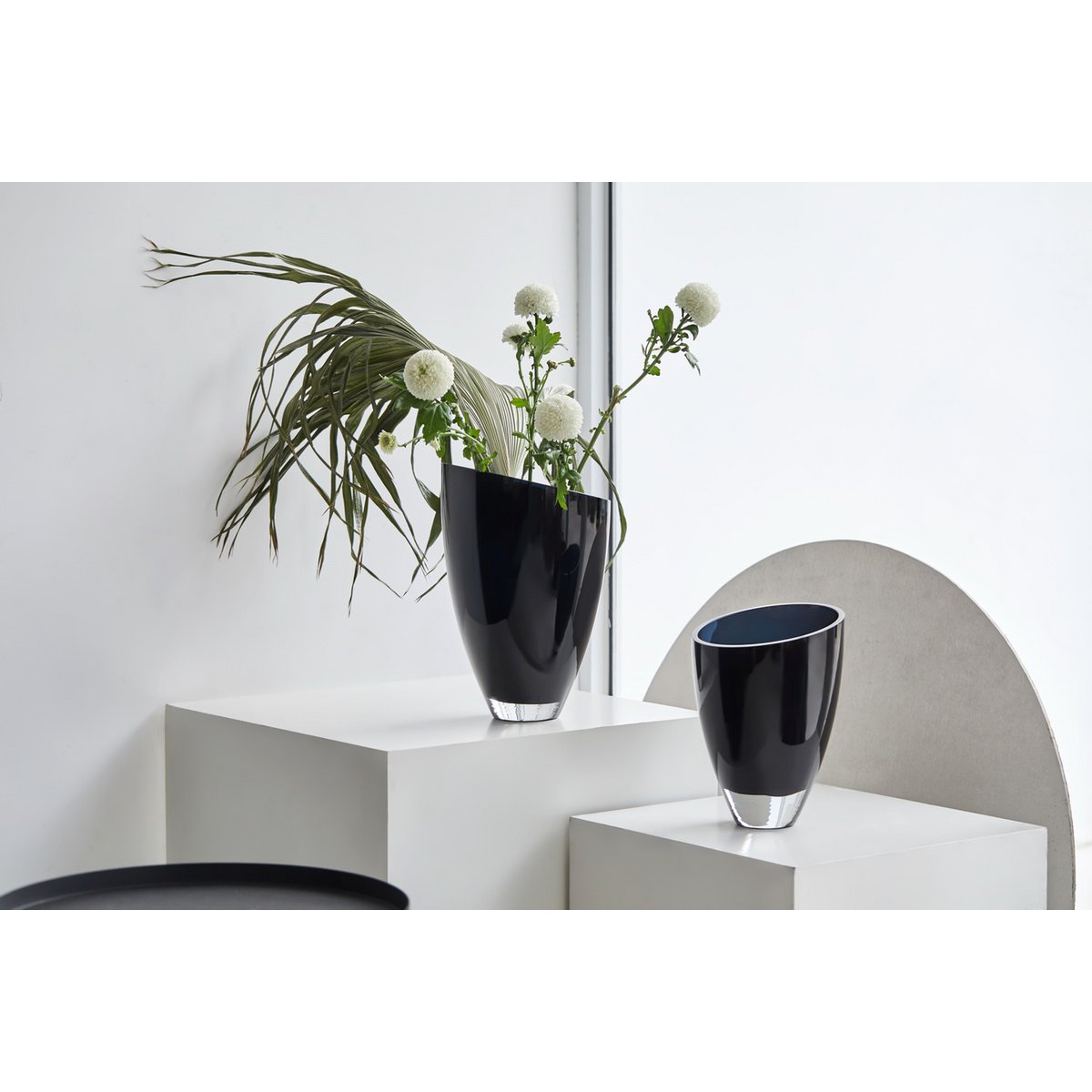 Elegant modern dark blue glass vase, BULED25IB, 9mm luxury glass